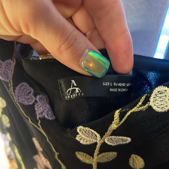 3D Floral Embroidered Black Dress - Picture 7 of 9